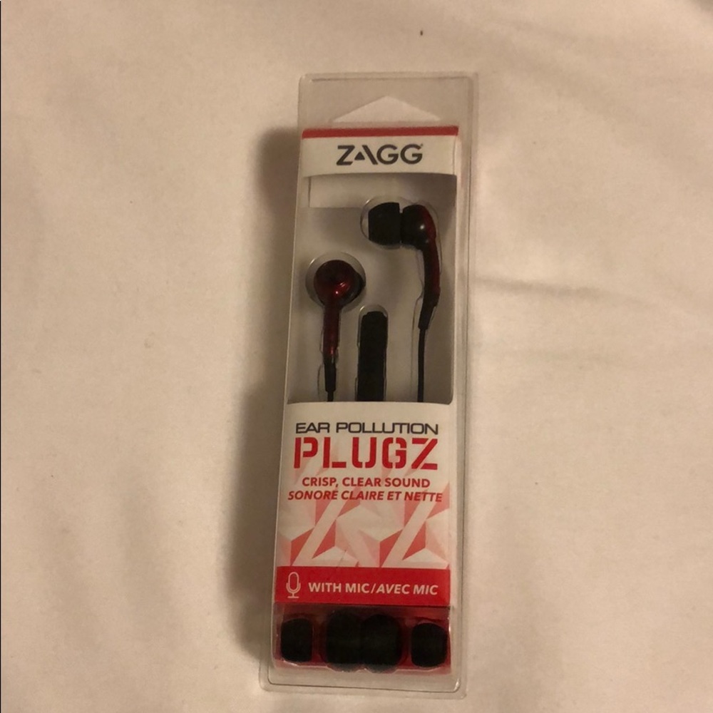 NWT Red Zagg Earbuds
